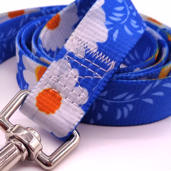 Blumenfarbenes Polyester-Haustiergeschirr, Hundehalsband, Hundeleine und Leine von Pet Supply